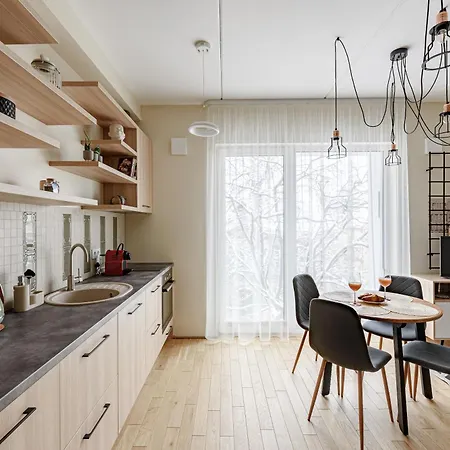 Center, Studio, 514 * Wilna