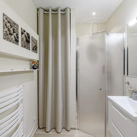 Center, Studio, 514 Apartment *
