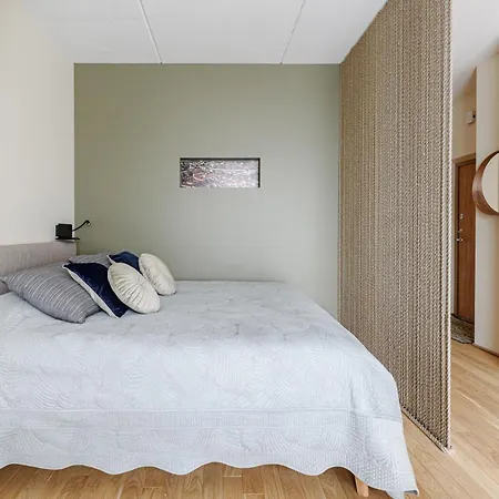 Apartment Center, Studio, 514