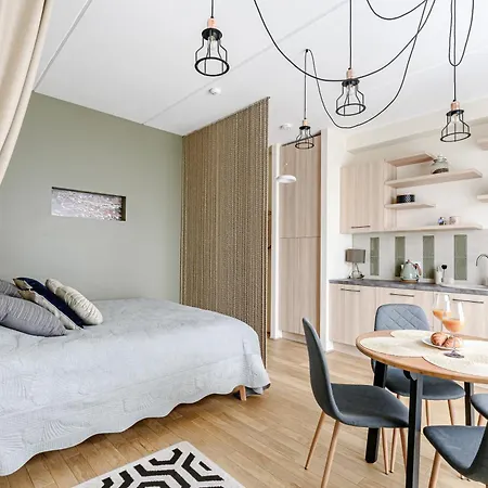 Center, Studio, 514 * Wilna