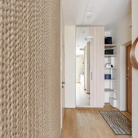 Center, Studio, 514 *